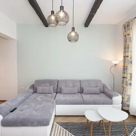 Krum's Knyaz Boris One Bedroom Modern Central *